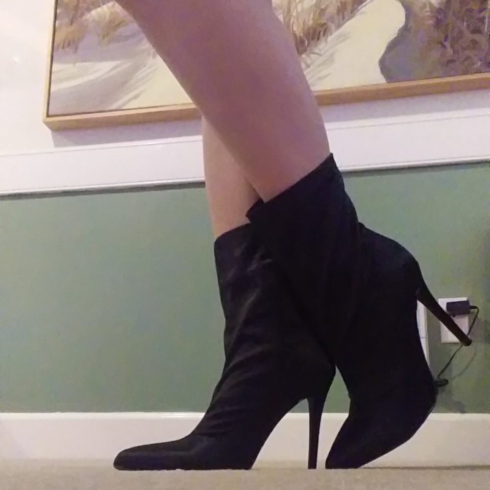 ShoeDazzle satin black heeled boots 10W WIDE